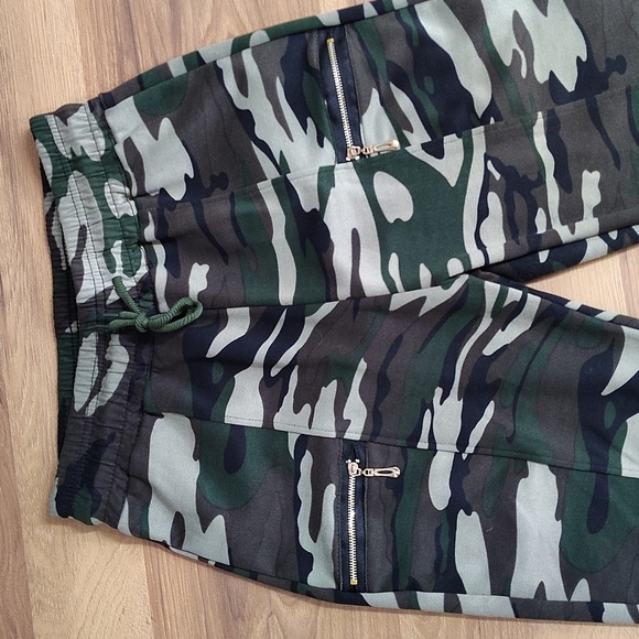 Camouflage Ladies Jogging Pants, Ladies Size Small, Workout and Casual - Picture 4 of 10
